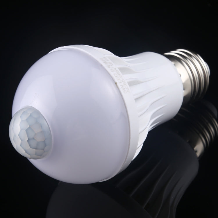 E27 5W 12 LEDs SMD 5730 300LM Infrared Motion Sensor LED Light Bulb, Sensor Distance: 4-6m, AC 220V